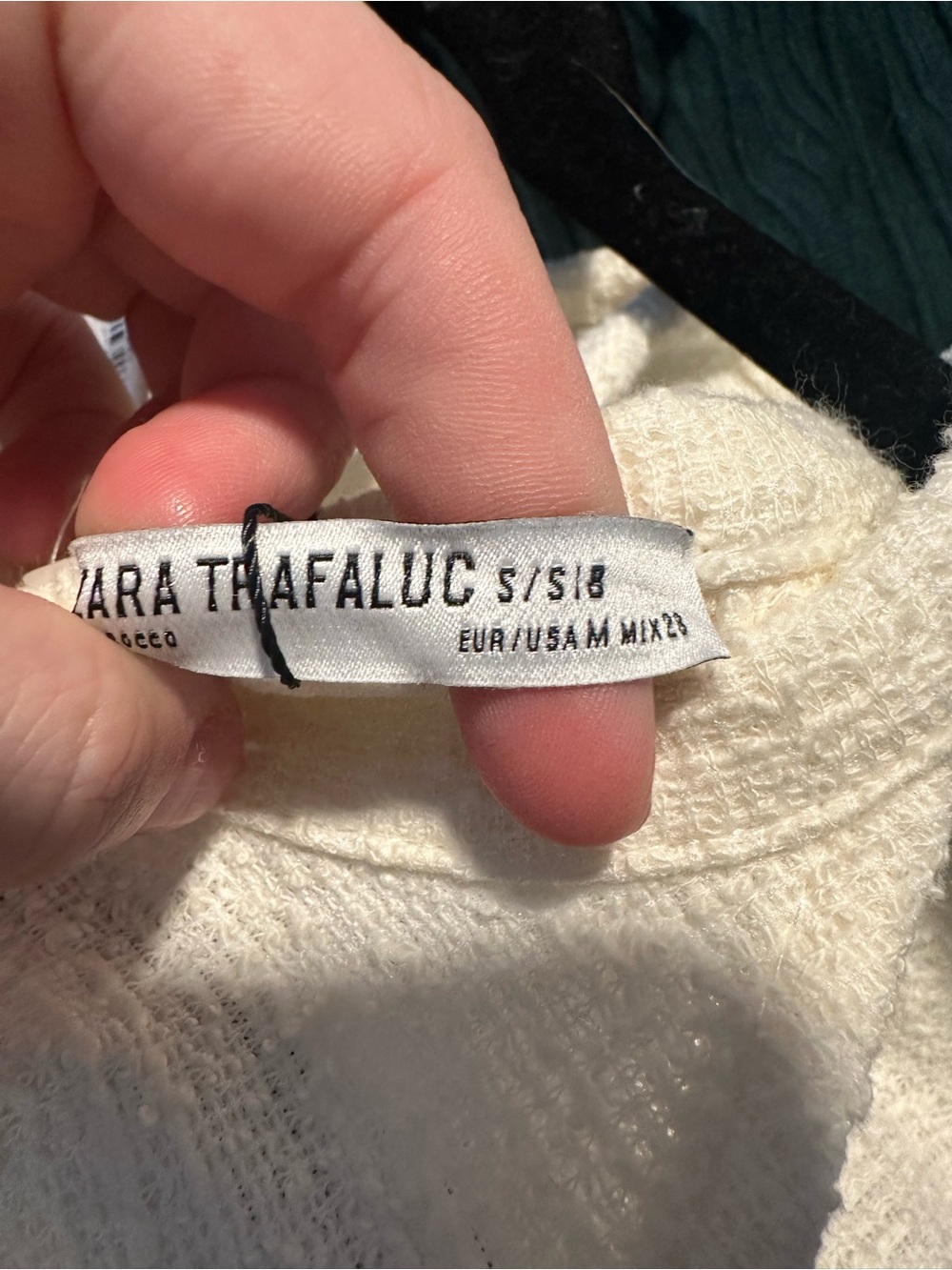 zara trafaluc cropped off white sleeveless top - Picture 5 of 7